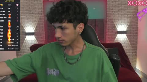 Snapshot of oliver_fast_ chatting on 12.19.24 Oliver fast online show from 12.19.24