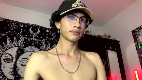 Snapshot of oliver_fast_ chatting on 11.19.25 Oliver fast online show from 11.19.25