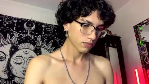 Snapshot of oliver_fast_ chatting on 11.22.25 Oliver fast online show from 11.22.25