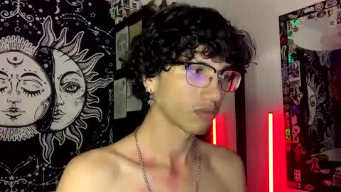 Snapshot of oliver_fast_ chatting on 11.25.25 Oliver fast online show from 11.25.25