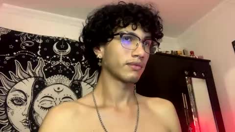 Snapshot of oliver_fast_ chatting on 11.26.25 Oliver fast online show from 11.26.25