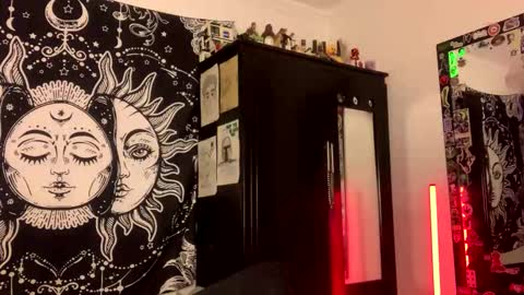 Snapshot of oliver_fast_ chatting on 11.28.25 Oliver fast online show from 11.28.25