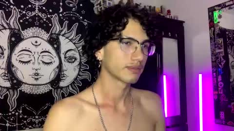 Snapshot of oliver_fast_ chatting on 12.16.25 Oliver fast online show from 12.16.25