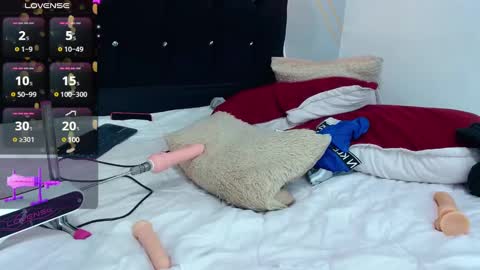 Snapshot of oliver_king_sex chatting on 12.28.24 Oliver Smith online show from 12.28.24