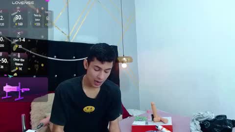 Snapshot of oliver_king_sex chatting on 01.04.25 Oliver Smith online show from 01.04.25