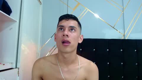 Snapshot of oliver_king_sex chatting on 02.13.25 Oliver Smith online show from 02.13.25