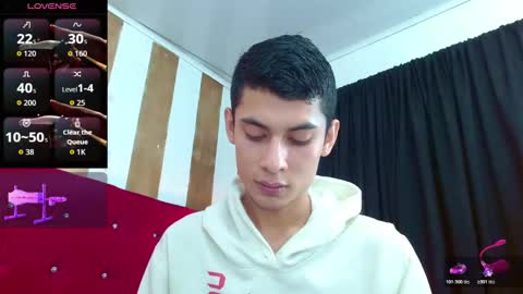 Snapshot of oliver_king_sex chatting on 10.23.25 Oliver Smith online show from 10.23.25