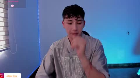 Snapshot of oliver_kyy chatting on 05.15.26 oliveeer online show from 05.15.26