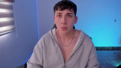 Snapshot of oliver_kyy chatting on 05.16.26 oliveeer online show from 05.16.26