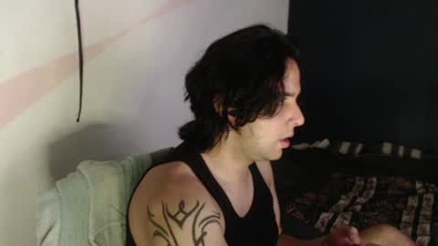 Snapshot of oliver_laid_2023 chatting on 12.17.24 oliver_laid_2023 online show from 12.17.24