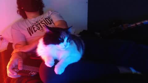 Snapshot of oliver_laid_2023 chatting on 12.20.24 oliver_laid_2023 online show from 12.20.24