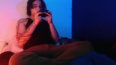 Snapshot of oliver_laid_2023 chatting on 12.29.24 oliver_laid_2023 online show from 12.29.24