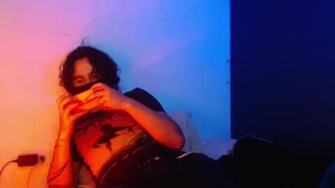 Snapshot of oliver_laid_2023 chatting on 12.31.24 oliver_laid_2023 online show from 12.31.24