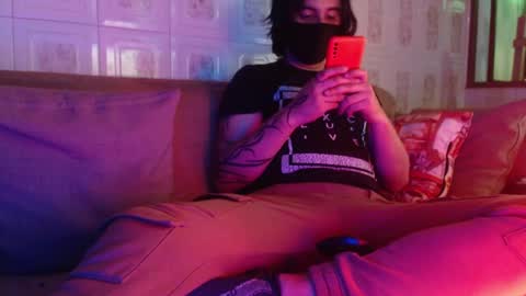 Snapshot of oliver_laid_2023 chatting on 01.01.25 oliver_laid_2023 online show from 01.01.25