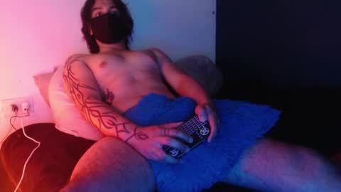 Snapshot of oliver_laid_2023 chatting on 01.05.25 oliver_laid_2023 online show from 01.05.25