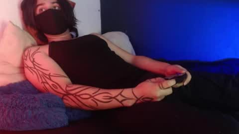 Snapshot of oliver_laid_2023 chatting on 02.01.25 oliver_laid_2023 online show from 02.01.25