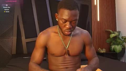 OLIVER LAURENT online show from 04.18.26