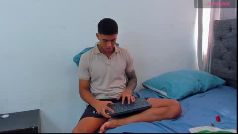 oliver_smith_2 online show from 12.26.24