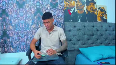 oliver_smith_2 online show from 12.29.24