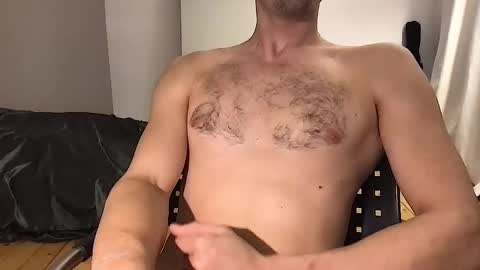 Snapshot of oliverbisbis1 chatting on 10.02.25 oliverbisbis1 online show from 10.02.25