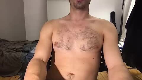 Snapshot of oliverbisbis1 chatting on 10.04.25 oliverbisbis1 online show from 10.04.25