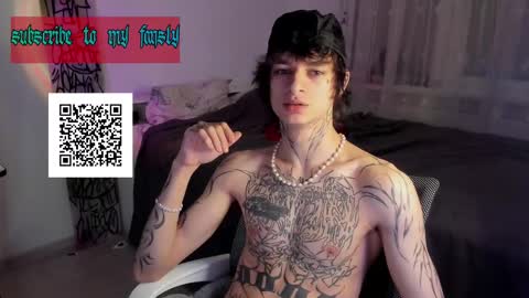 Snapshot of oliverrgroove chatting on 03.10.25 oliverrgroove online show from 03.10.25