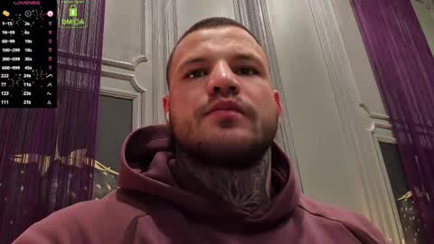 Snapshot of oliversport chatting on 11.16.25 OliverSport online show from 11.16.25