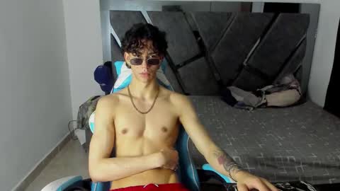 oliverthompson_01 online show from 10.11.25