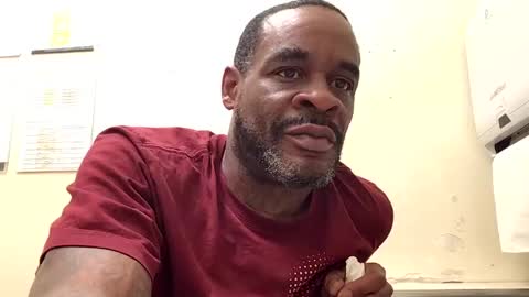 Snapshot of olivertwist1273 chatting on 02.18.25 olivertwist1273 online show from 02.18.25