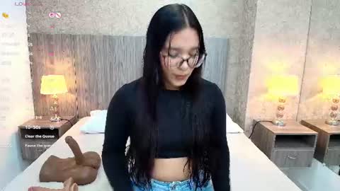 Olivia online show from 08.04.26