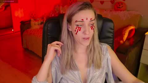 Snapshot of olivia_daze chatting on 11.01.25 olivia_daze online show from 11.01.25