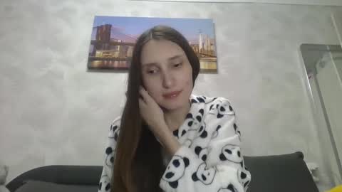 Snapshot of olivia_dream1 chatting on 10.05.25 Olivia online show from 10.05.25
