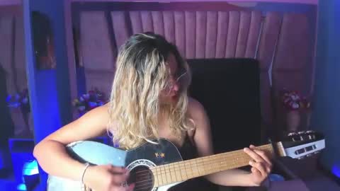 Snapshot of olivia_fox69 chatting on 01.19.25 OLIVIA online show from 01.19.25