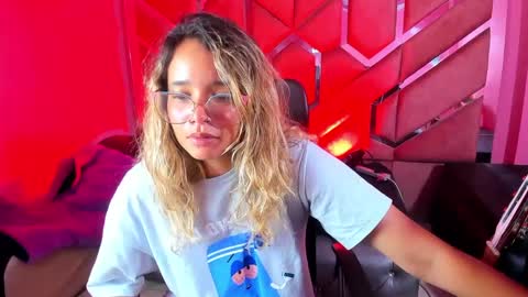 Snapshot of olivia_fox69 chatting on 02.27.25 OLIVIA online show from 02.27.25