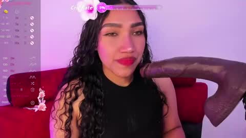 Snapshot of olivia_fx chatting on 06.17.26 Maria online show from 06.17.26