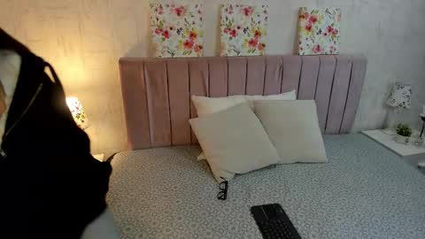 olivia online show from 11.08.25