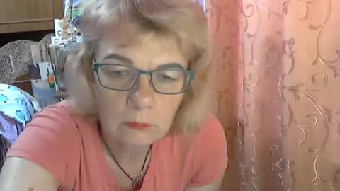 Snapshot of olivia_mia25 chatting on 06.11.26 Olivia Mia online show from 06.11.26
