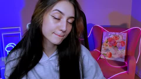 Snapshot of olivia_norton_ chatting on 11.12.25 olivia_norton_ online show from 11.12.25