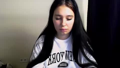 Olivia online show from 11.04.25