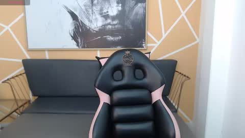 Olivia online show from 02.05.26