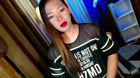 Miss OLIVIA online show from 11.24.25