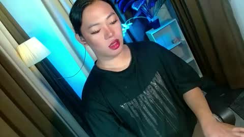 Miss OLIVIA online show from 12.17.25