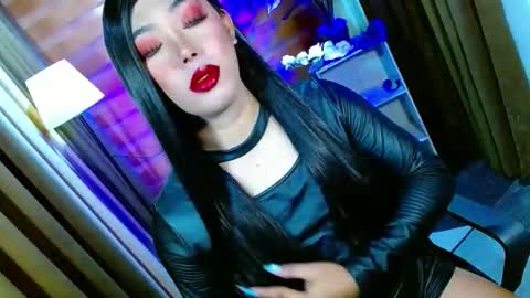 Snapshot of olivia_the_temptress27 chatting on 04.25.26 Miss OLIVIA online show from 04.25.26
