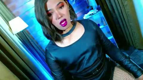 Snapshot of olivia_the_temptress27 chatting on 05.16.26 Miss OLIVIA online show from 05.16.26