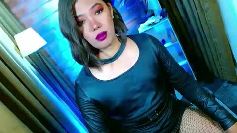 Snapshot of olivia_the_temptress27 chatting on 05.16.26 Miss OLIVIA online show from 05.16.26