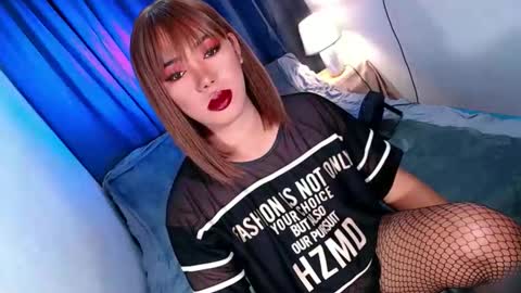 Snapshot of olivia_the_temptress27 chatting on 05.27.26 Miss OLIVIA online show from 05.27.26