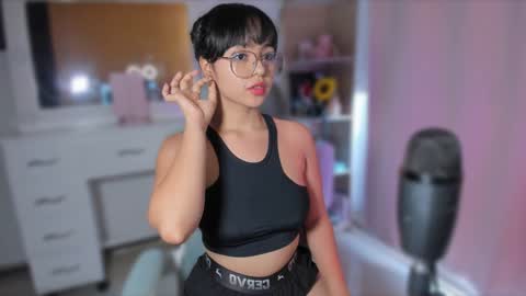 Snapshot of olivia_xd_ chatting on 02.01.25 Olivia online show from 02.01.25