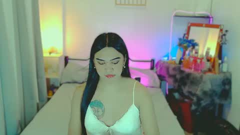 Snapshot of olivia_xxo chatting on 07.25.26 olivia_xxo online show from 07.25.26