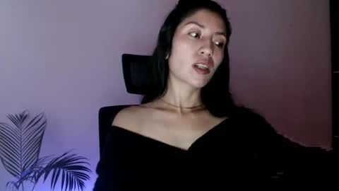 oliviaaa__ online show from 04.10.26