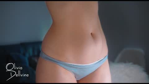 Snapshot of oliviadellvine chatting on 11.18.25 Olivia online show from 11.18.25